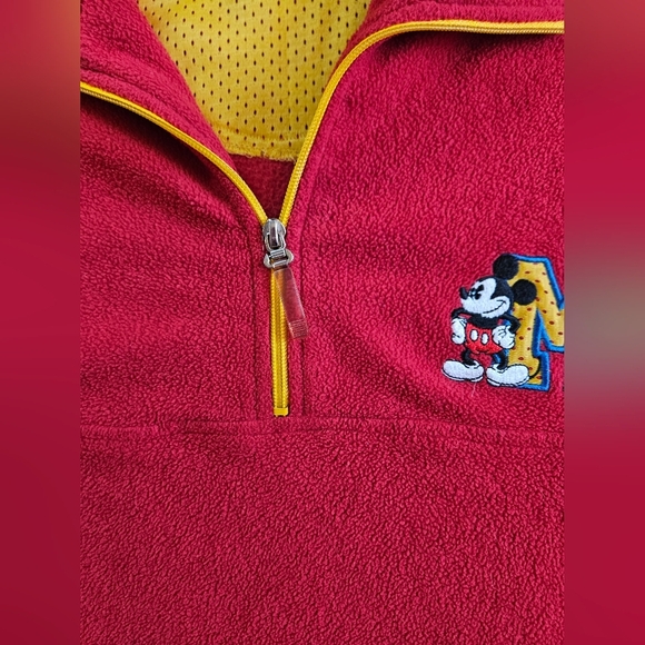 Mickey & Co Womens Red Emblem Pullover Long Sleeve Fuzzy Jacket Size Medium - Picture 4 of 13